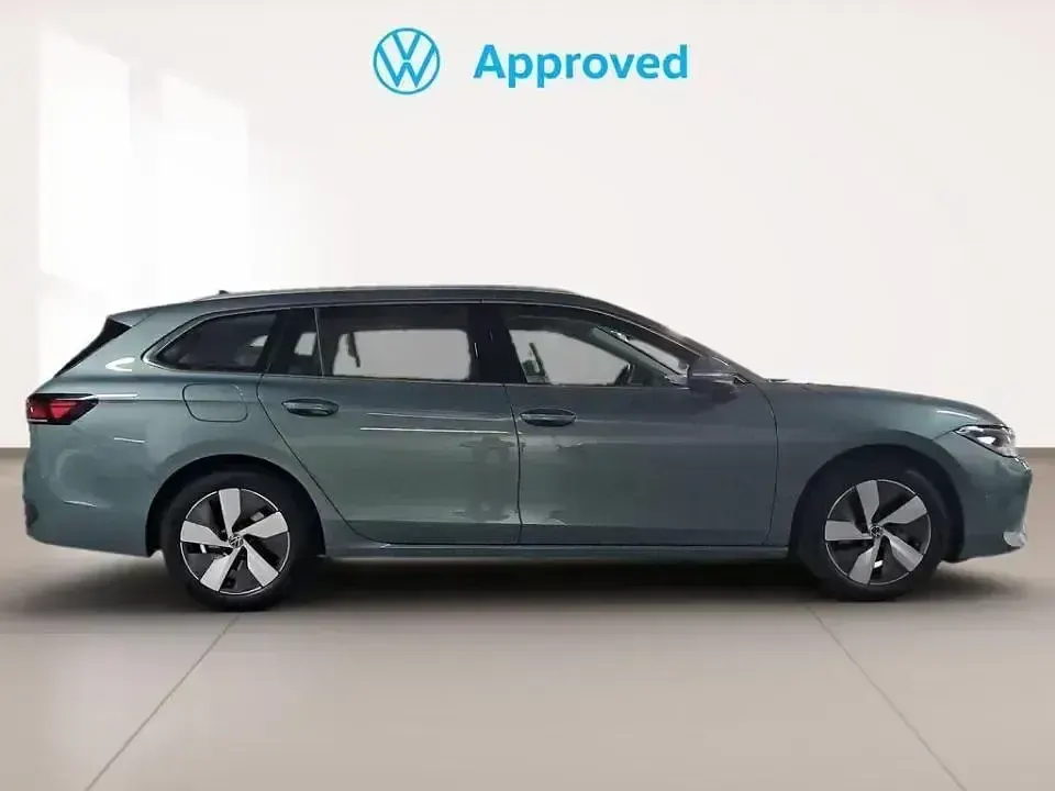 Usado VW Passat Business 150 CV (110 kW) 2024 Verde Familiar