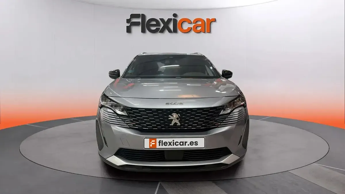 Usado Peugeot 5008 Allure 136 CV (100 kW) 2024 Gris SUV