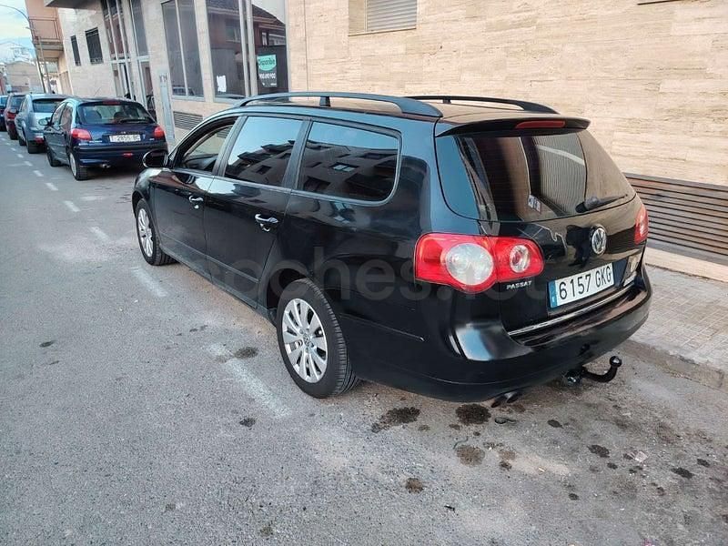Usado VW Passat Advance 110 CV (80 kW) 2009 Negro Familiar