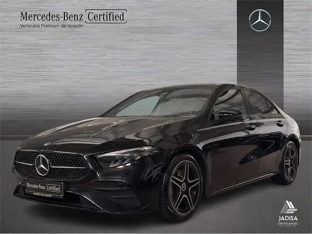 Usado Mercedes A180 136 CV (100 kW) 2025 Negro Berlina