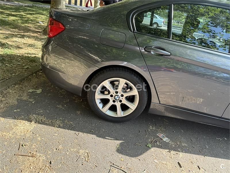 Usado BMW 318 143 CV (105 kW) 2014 Gris / plata Berlina