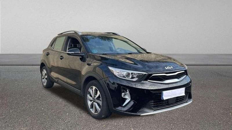 Usado Kia Stonic 84 CV (61 kW) 2023 Negro SUV