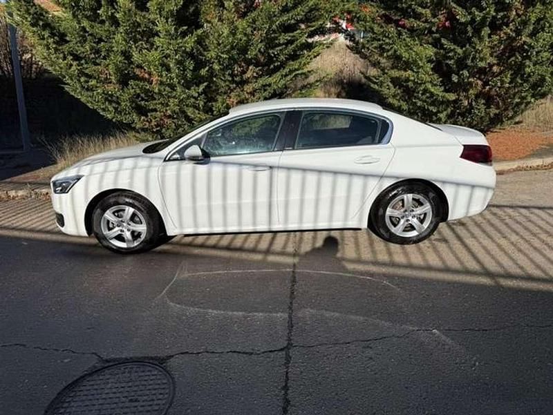 Usado Peugeot 508 Active 120 CV (88 kW) 2018 Blanco Berlina