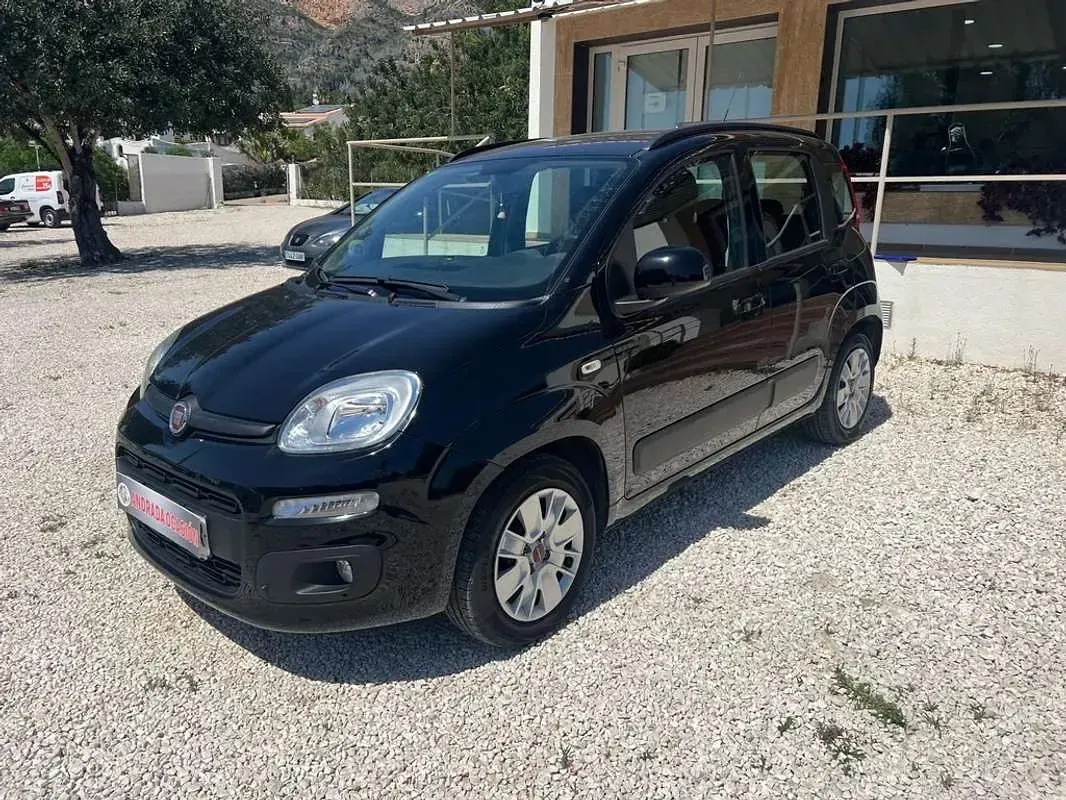 Usado Fiat Panda Easy 69 CV (50 kW) 2018 Negro Utilitario