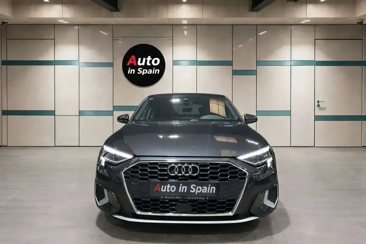 Usado Audi A3 Sportback Advanced 150 CV (110 kW) 2022 Gris Utilitario