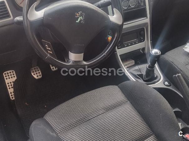 Usado Peugeot 307 CC 138 CV (101 kW) 2006 Gris / plata Descapotable