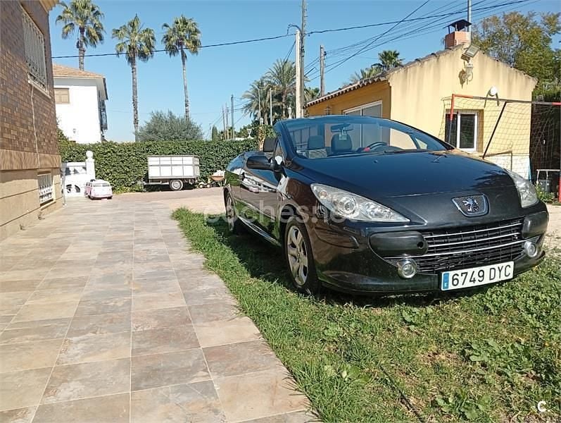 Usado Peugeot 307 CC 136 CV (100 kW) 2007 Negro Descapotable