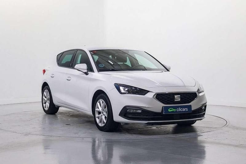 Usado Seat Leon Style 131 CV (96 kW) 2020 Blanco Utilitario