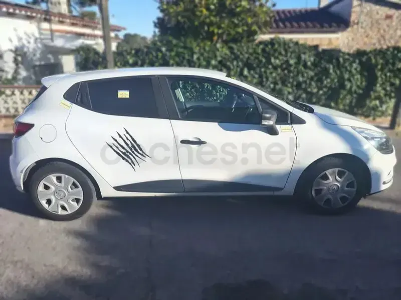 Usado Renault Clio IV Business 75 CV (55 kW) 2018 Blanco Berlina