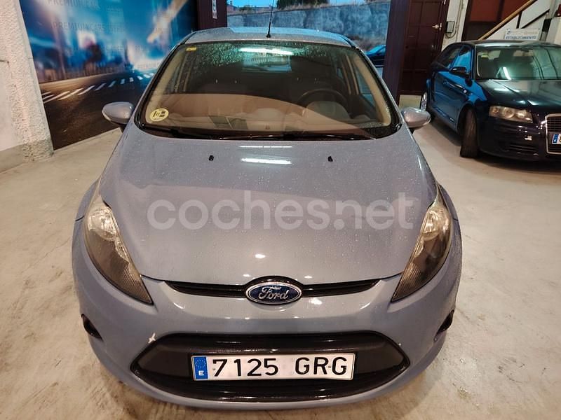 Usado Ford Fiesta Trend 90 CV (66 kW) 2009 Azul Berlina