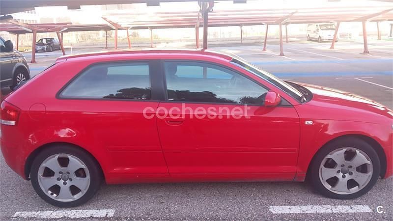 Usado Audi A3 Ambition 140 CV (102 kW) 2004 Rojo Utilitario