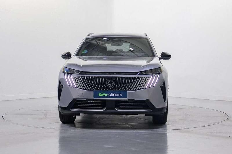 Usado Peugeot 5008 Allure 136 CV (100 kW) 2025 Plateado SUV