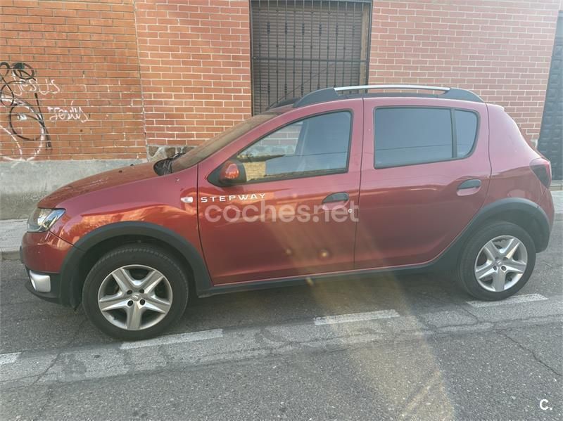 Rojo Usado 2014 Dacia Sandero Stepway Utilitario | 6700 € (Buen precio) - Imagen 1/4