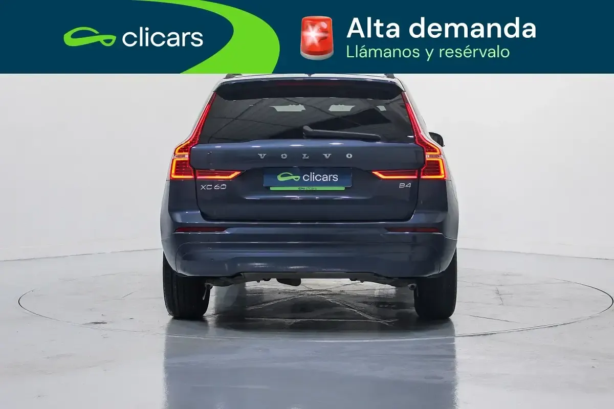 Usado Volvo XC60 Momentum 197 CV (144 kW) 2021 Azul SUV