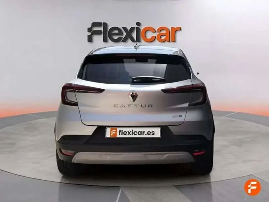 Usado Renault Captur Engineered 145 CV (106 kW) 2022 Gris SUV