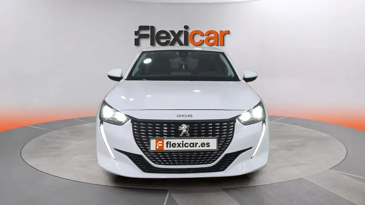 Usado Peugeot 208 Style 101 CV (74 kW) 2021 Blanco Utilitario
