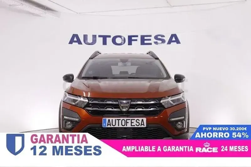 Używany Dacia Jogger Extreme 100 KM (73 kW) 2022 Czerwony Minivan