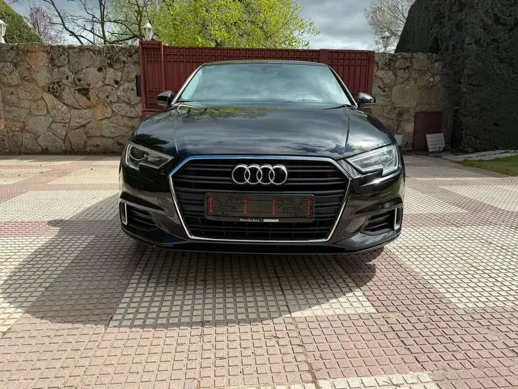Usado Audi A3 116 CV (85 kW) 2020 Negro Berlina