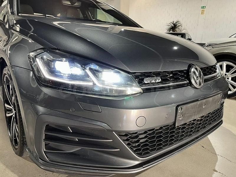 Usado VW Golf VII GTD 184 CV (135 kW) 2018 Gris / plata Familiar