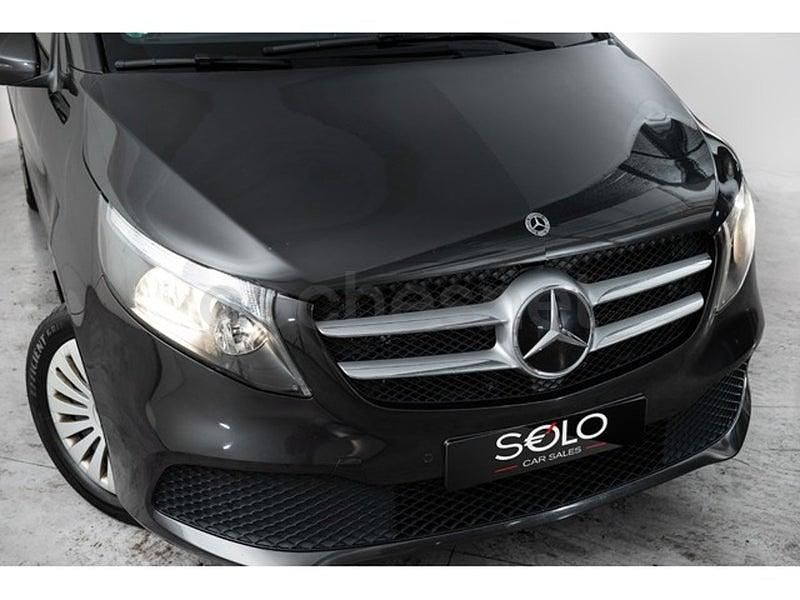 Usado Mercedes V220 163 CV (119 kW) 2022 Gris / plata Monovolumen