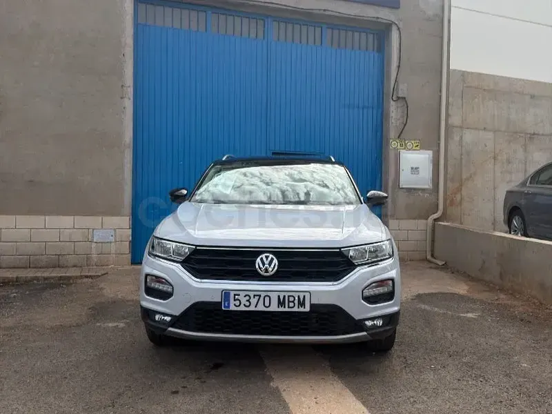 Usado VW T-Roc Advance 115 CV (84 kW) 2019 Gris / plata SUV