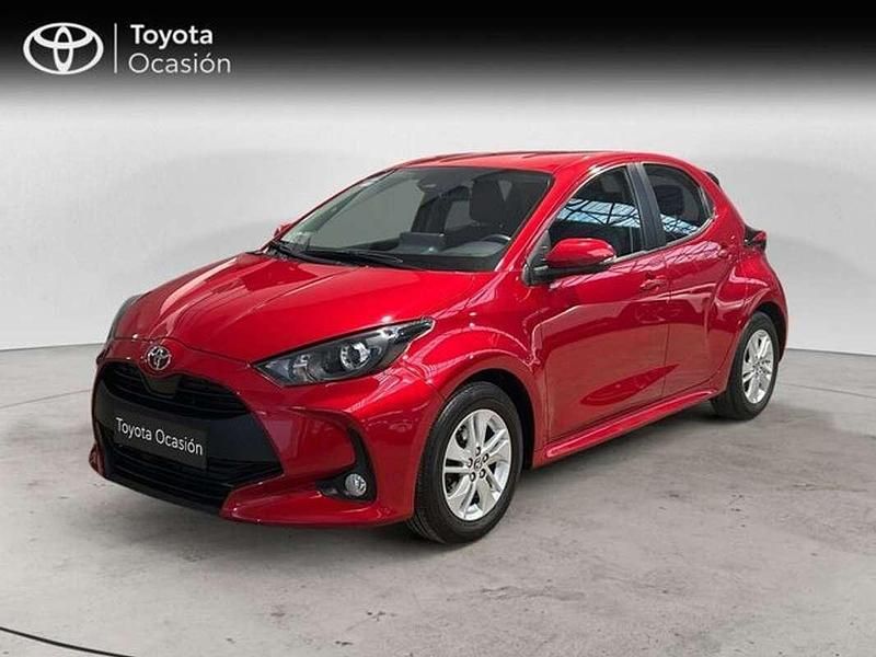 Rojo Usado 2024 Toyota Yaris Edition Berlina | 18.300 € - Imagen 1/4