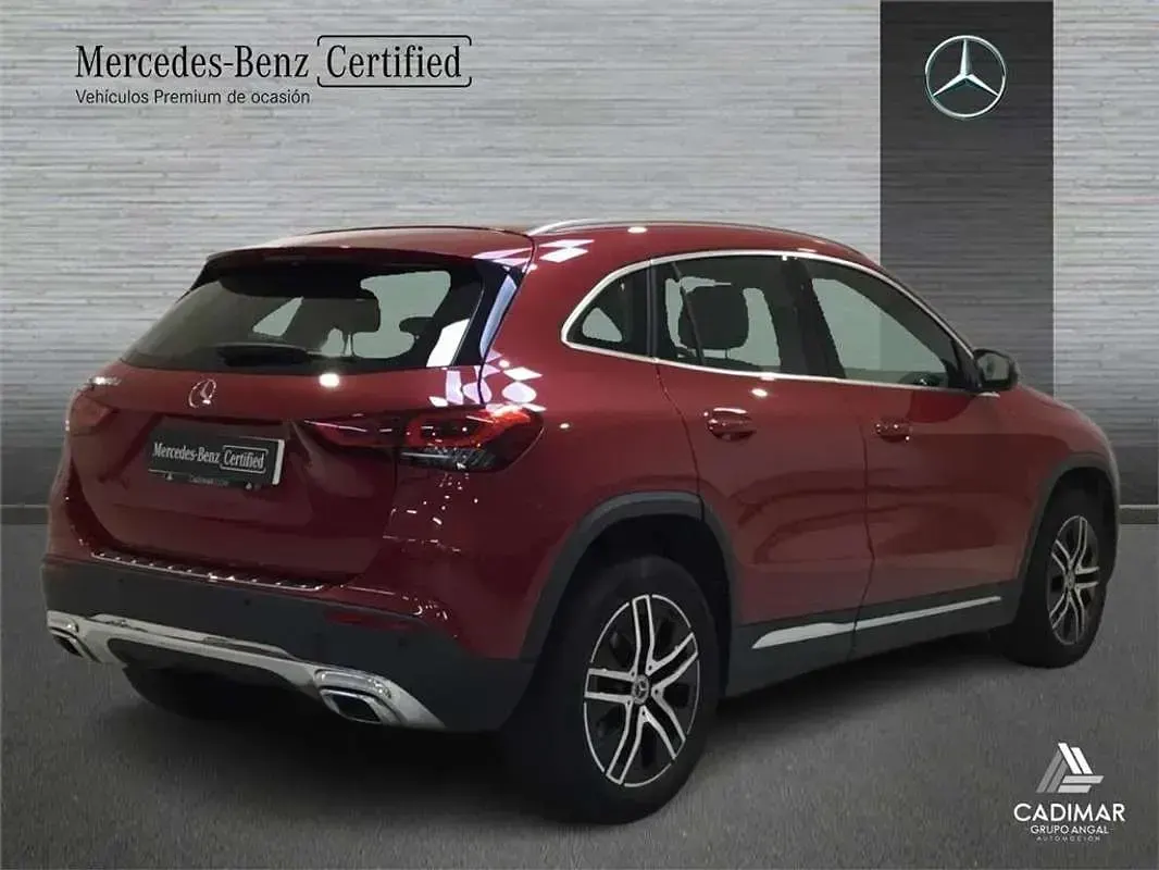 Usado Mercedes GLA200 150 CV (110 kW) 2021 Rojo SUV