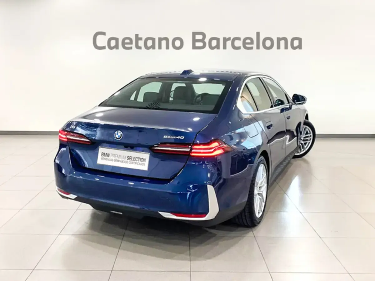 Usado BMW i5 250 kW (340 CV) 2026 Azul Berlina