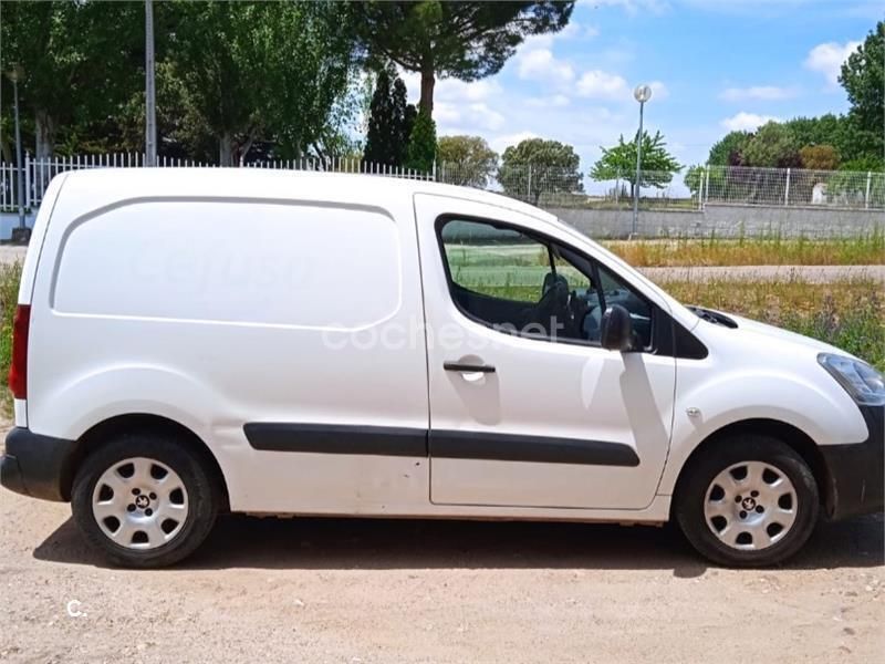 Blanco Usado 2012 Peugeot Partner Monovolumen | 4000 € - Imagen 1/4