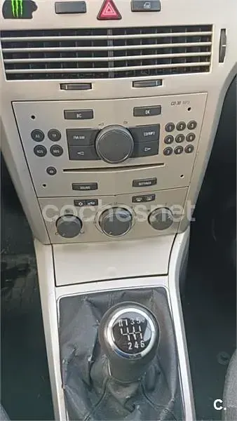 Usado Opel Astra GTC Enjoy 90 CV (66 kW) 2007 Gris / plata Berlina