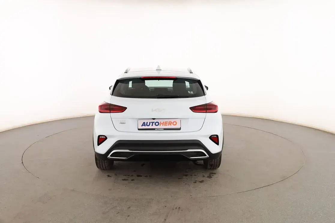 Usado Kia XCeed 140 CV (102 kW) 2024 Blanco SUV
