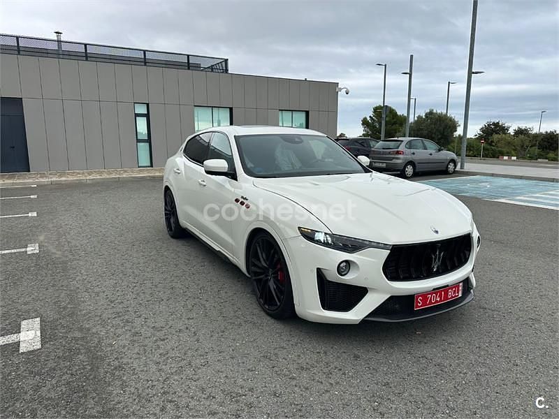 Blanco Usado 2021 Maserati Levante SUV | 75.000 € (Precio justo) - Imagen 1/4