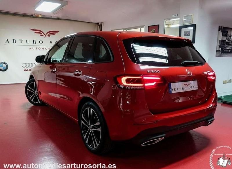 Usado Mercedes B200 163 CV (119 kW) 2021 Rojo Monovolumen