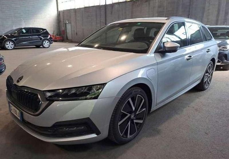 Gris Usado 2021 Skoda Octavia Familiar | 17.996 € - Imagen 1/2
