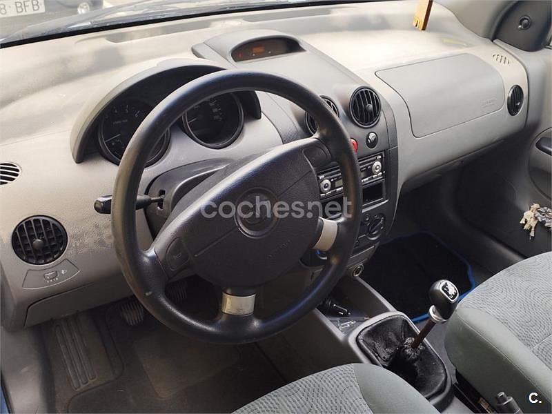Usado Chevrolet Kalos SE 72 CV (52 kW) 2005 Azul Berlina