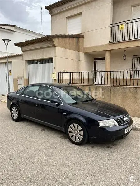 Usado Audi A6 165 CV (121 kW) 1998 Azul Familiar