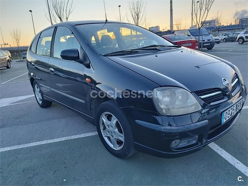 Usado Nissan Almera Tino Acenta 136 CV (100 kW) 2004 Negro Monovolumen