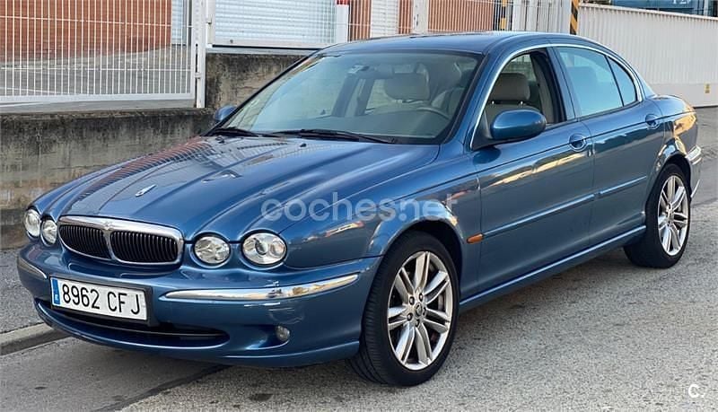 Usado Jaguar X-type 156 CV (114 kW) 2002 Azul Berlina