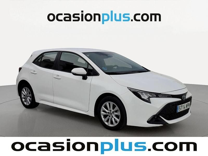 Usado Toyota Corolla Active 140 CV (102 kW) 2024 Blanco Berlina