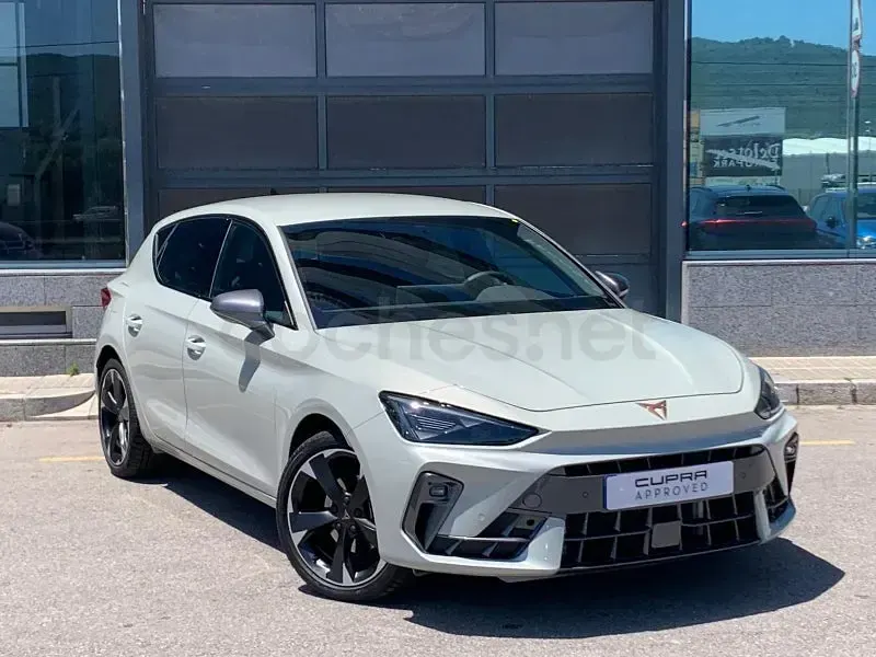 Usado Cupra Leon 204 CV (150 kW) 2025 Beige Berlina