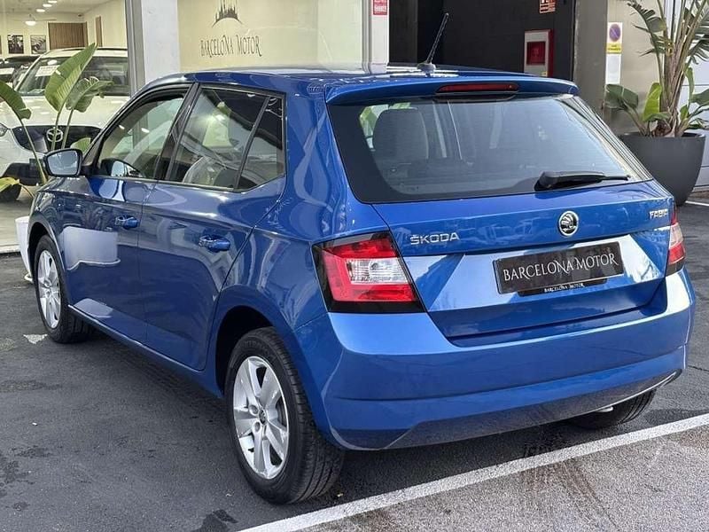 Usado Skoda Fabia Ambition 75 CV (55 kW) 2018 Azul Utilitario