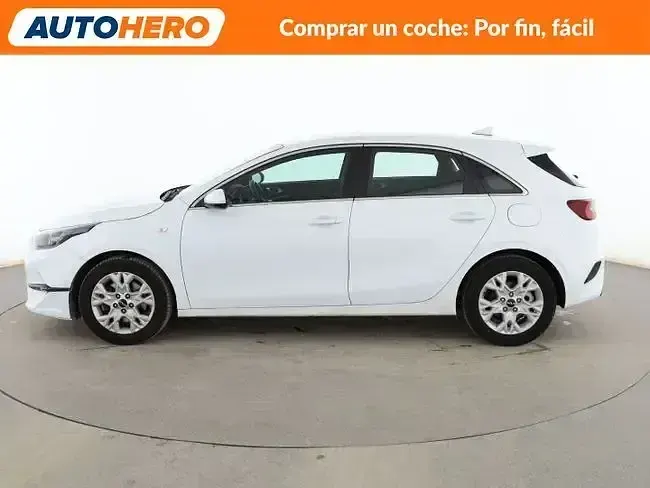 Usado Kia Ceed 120 CV (88 kW) 2023 Blanco Utilitario