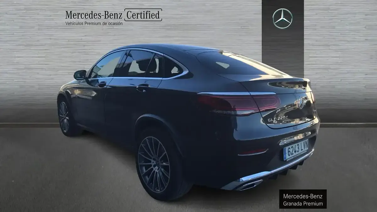 Usado Mercedes GLC220 AMG line 194 CV (142 kW) 2021 Gris grafito SUV