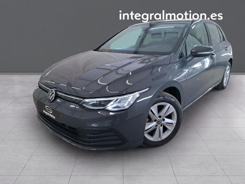 Gris Usado 2024 VW Golf VIII Life Berlina | 26.300 € (Precio justo) - Imagen 1/4