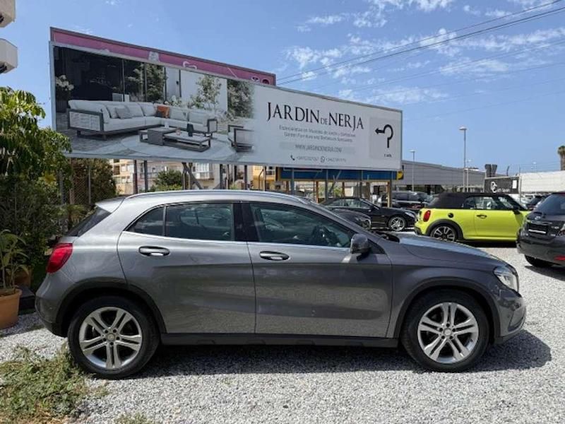 Usado Mercedes GLA200 Urban 136 CV (100 kW) 2014 Gris / plata SUV