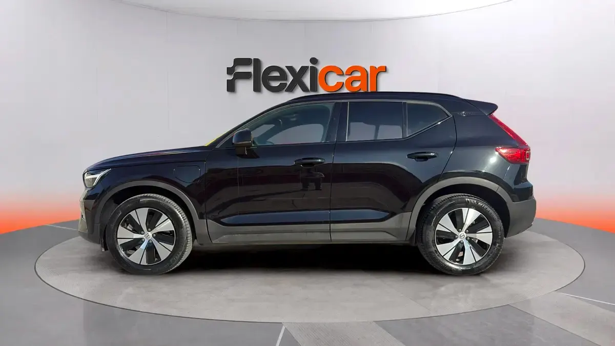Usado Volvo XC40 211 CV (155 kW) 2023 Negro SUV