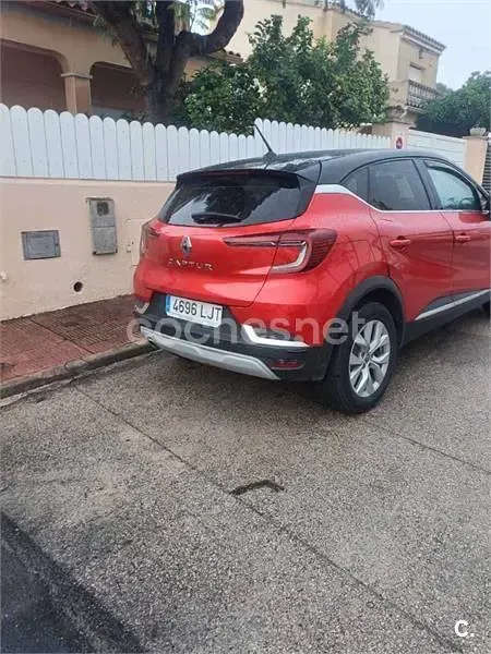 Usado Renault Captur Zen 115 CV (84 kW) 2020 Rojo SUV