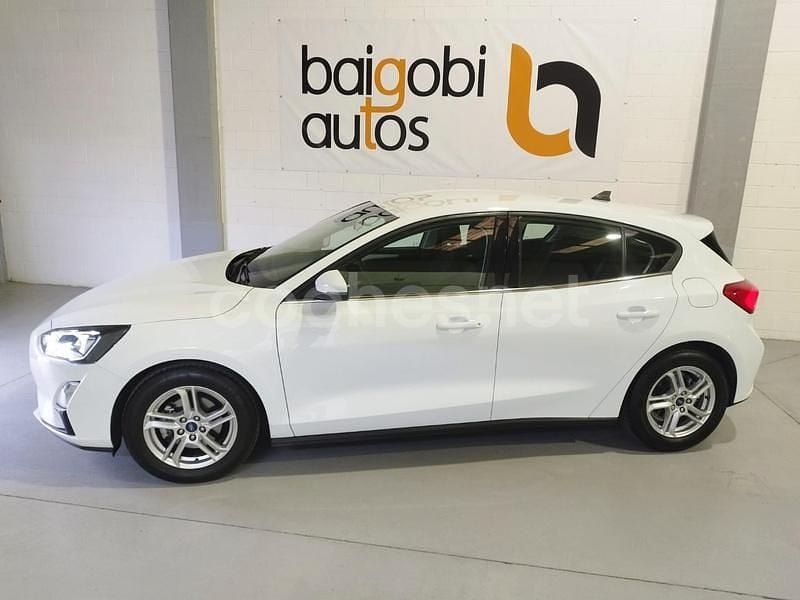 Usado Ford Focus Trend 120 CV (88 kW) 2022 Blanco Berlina