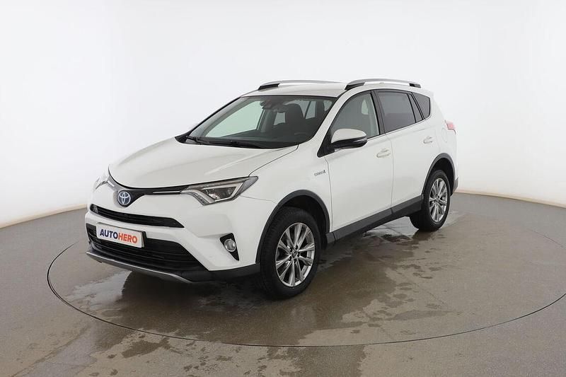 Usado Toyota RAV4 Hybrid Advance 197 CV (144 kW) 2017 Blanco SUV
