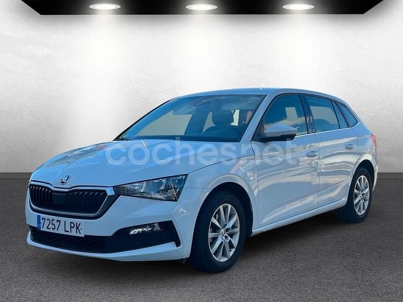 Blanco Usado 2021 Skoda Scala Active Utilitario | 12.950 € (Precio justo) - Imagen 1/4